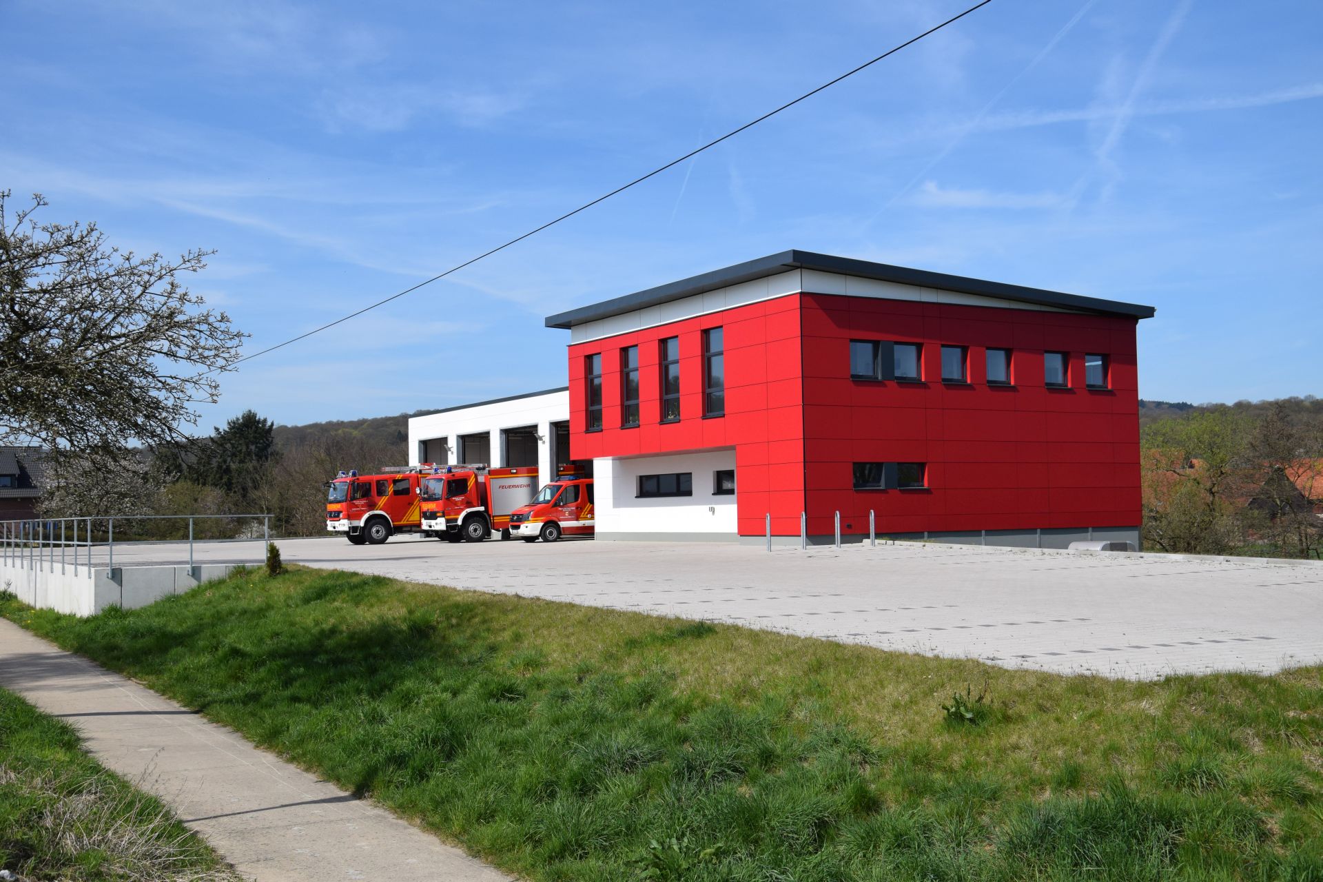 Bild vergr&ouml;&szlig;ern: Feuerwehrger&auml;tehaus Diekholzen